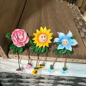 Colorful Flower desk sitter